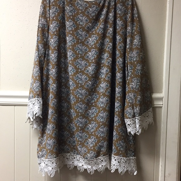 Lady Noiz top with crochet lace detail - Picture 6 of 6